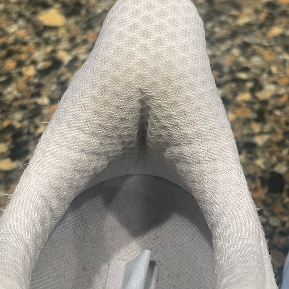 Hoka White and Gray Athletic Shoes Clifton 9 size 9 - Picture 7 of 9